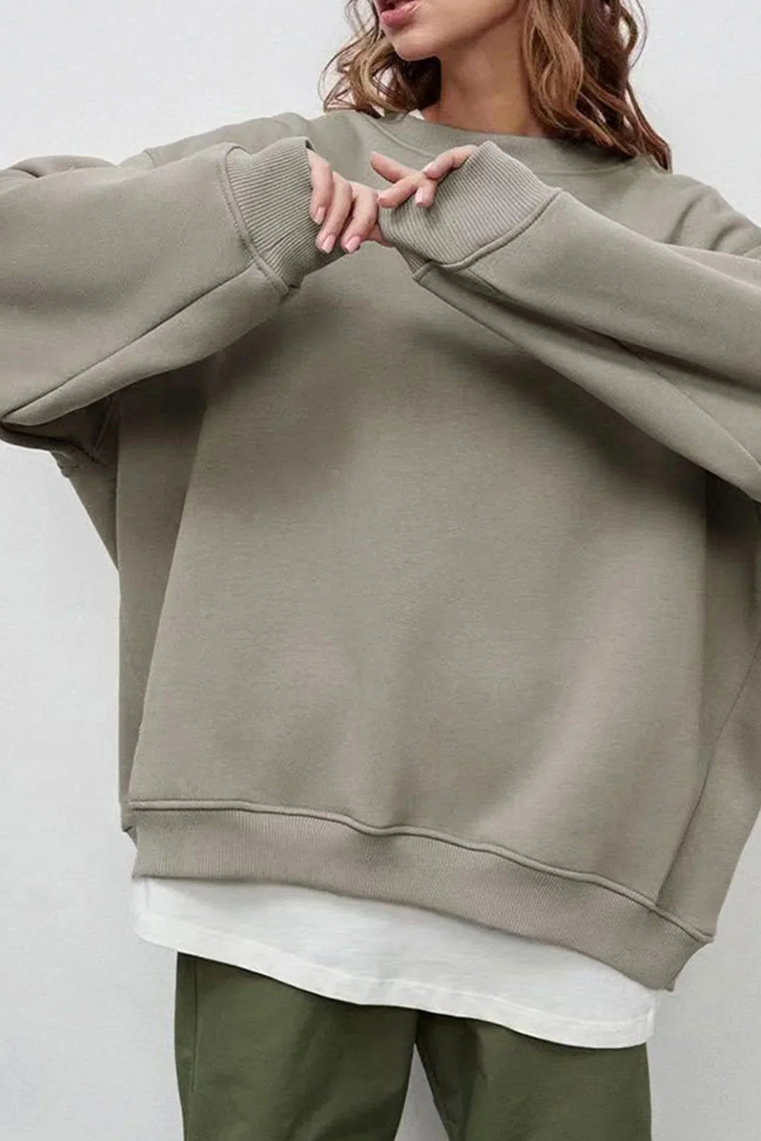 Lucienne | Women's Oversized Round-Neck Sweatshirt, Perfect for Everyday Wear | Everlasting Boutique | Dark Grey